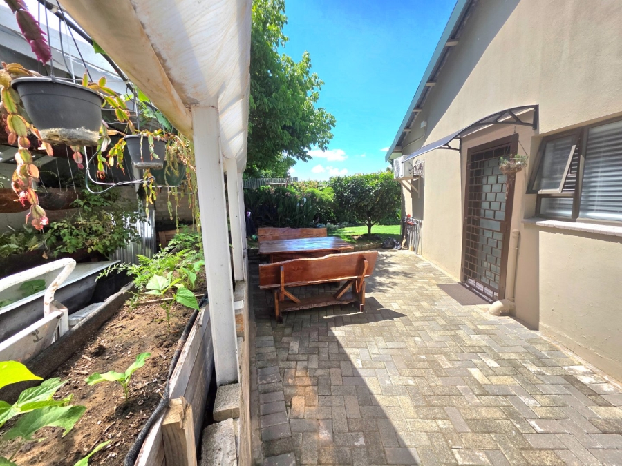 5 Bedroom Property for Sale in Morelig Free State